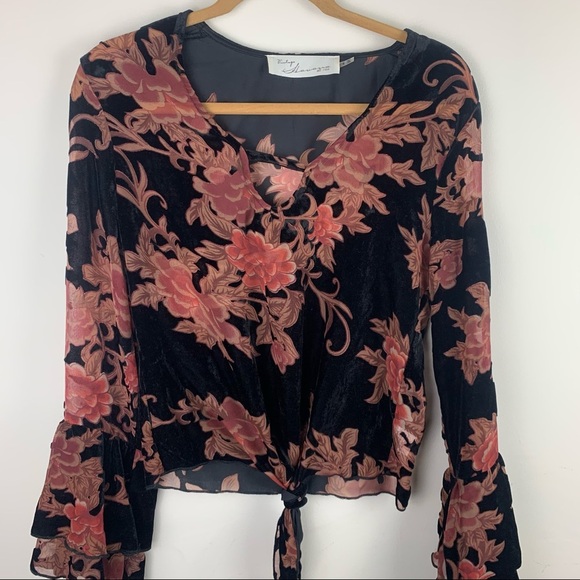 Vintage Havana Floral Velvet Bell Sleeve Crop Top - Picture 3 of 11